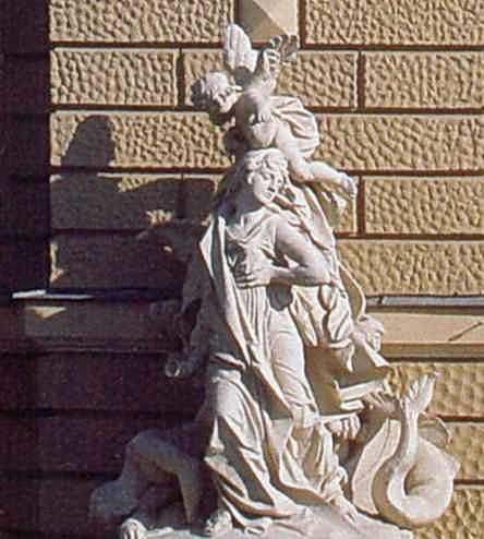 Ліва скульптурна група