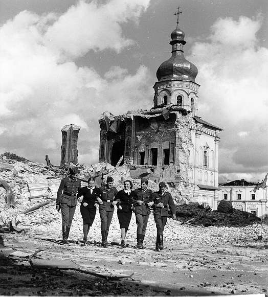 [1942..1943 рр.] Німецькі окупанти…