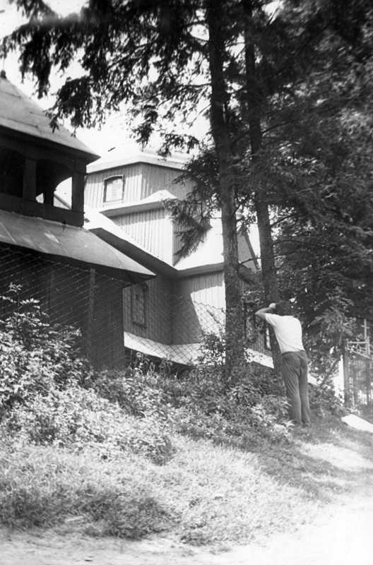 1990-і рр. Дзвіниця і церква