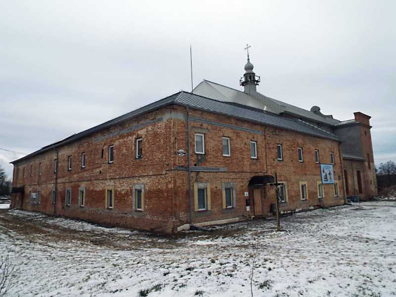 2021 р. Корпуси 2 та 1. Вигляд з…