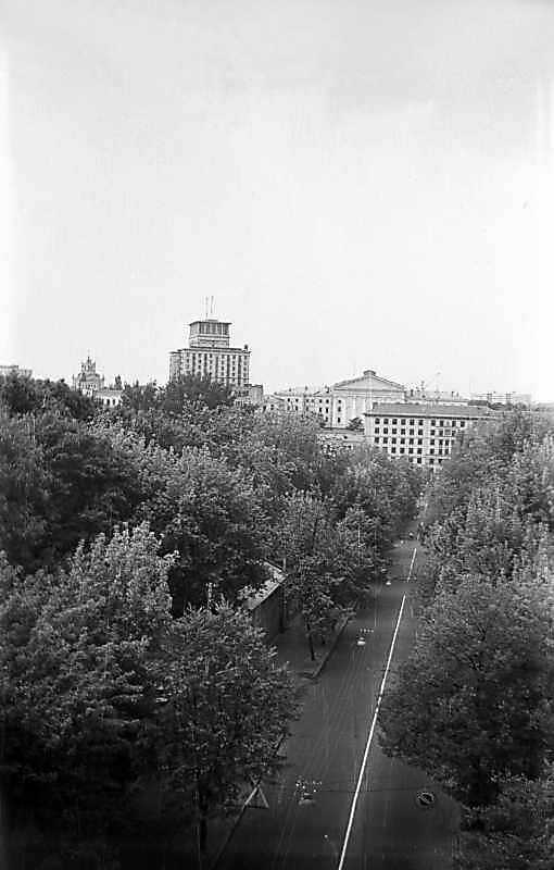 1975 р. Вид на Паркову дорогу і готель…