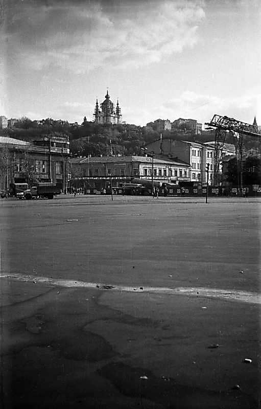 1975 р. Південна частина Контрактової…