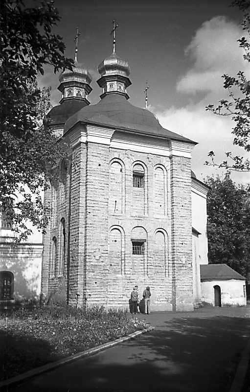 1975 р. Вигляд з південного заходу