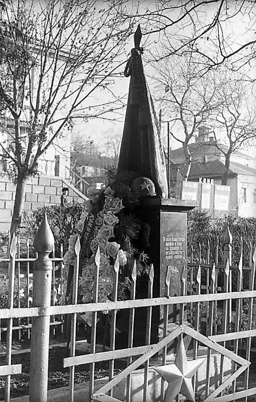 1975 р. Пам’ятник Великій Вітчизняній…