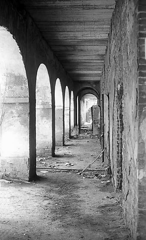 1975 р. Галерея