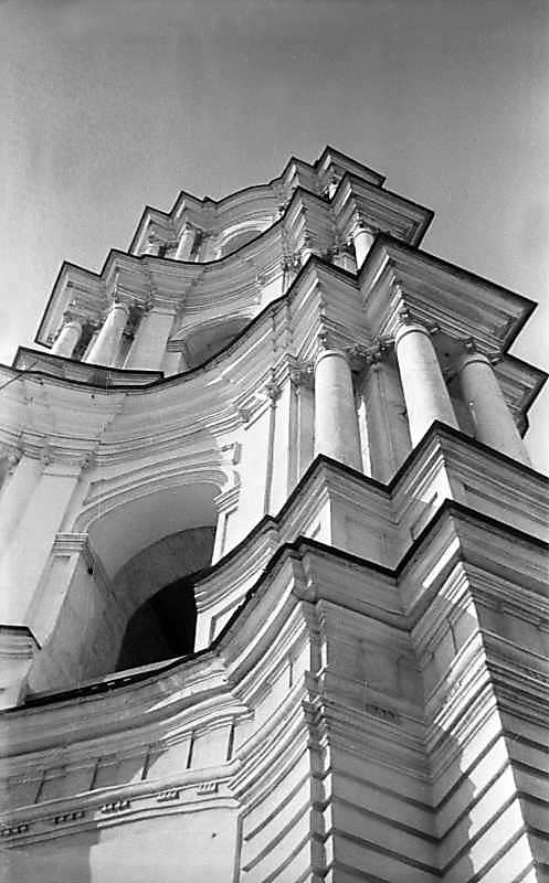 Колонада у ракурсі