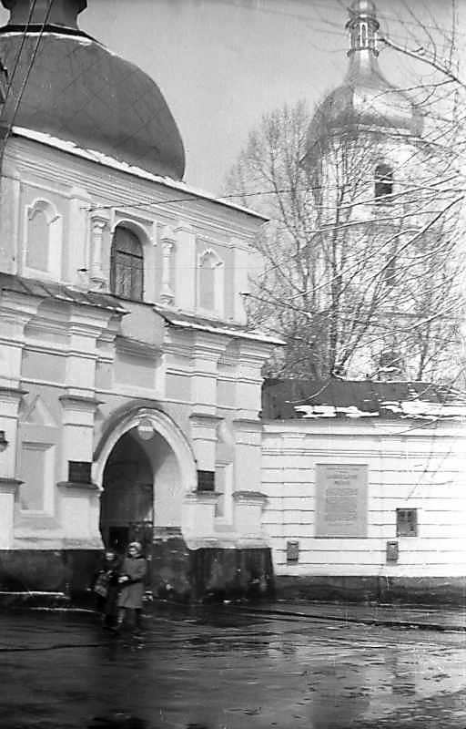 1976 р. Південно-східна башта і…