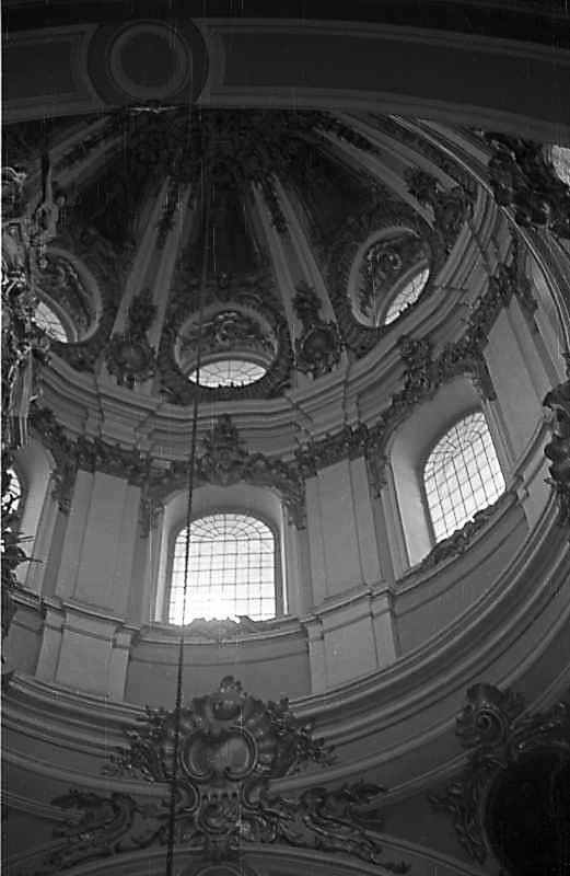 1976 р. Барабан купола