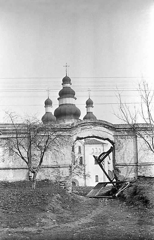 1976 р. Західна брама