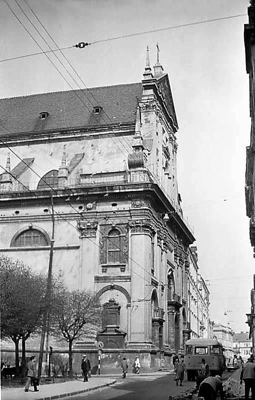 1976 р. Костел у перспективі…