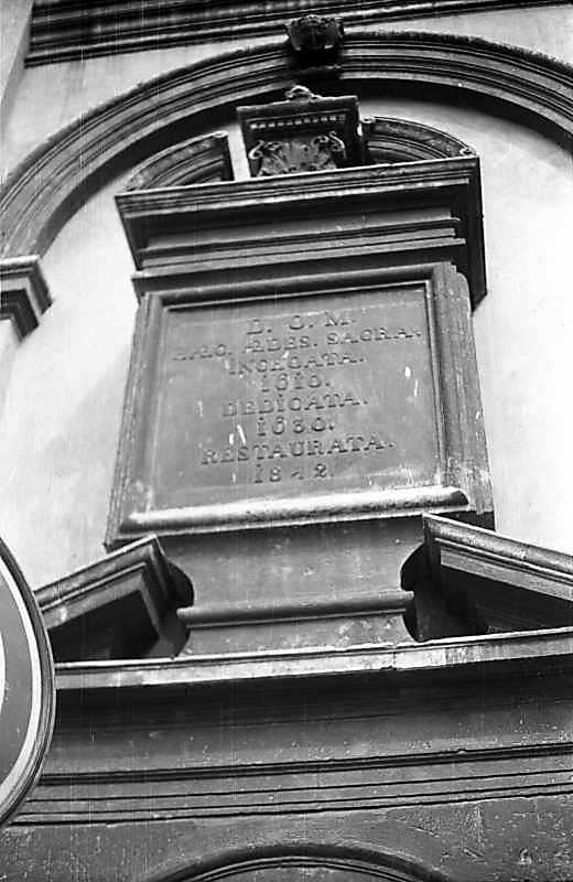 Пам’ятна таблиця про заснування у 1630…