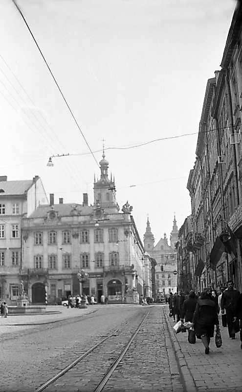 1976 р. Південна частина пл.Ринок з…