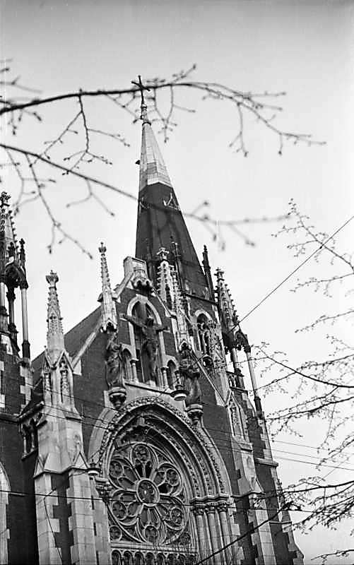 1976 р. Головний фасад. Верхня…