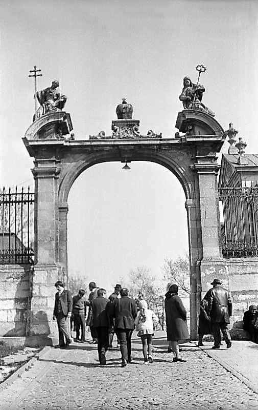 1976 р. Південна брама центрального…
