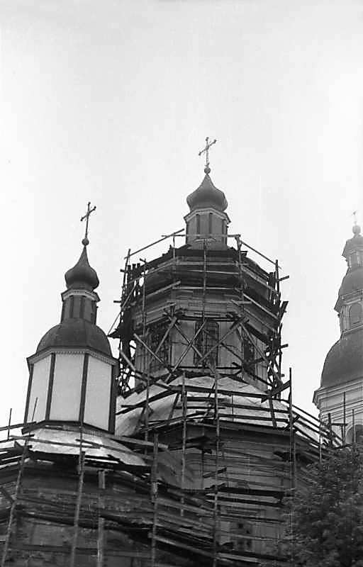 1976 р. Верхи вівтаря і нави. Вигляд з…