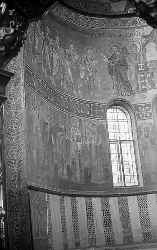 1976 р. Центральна апсида.…