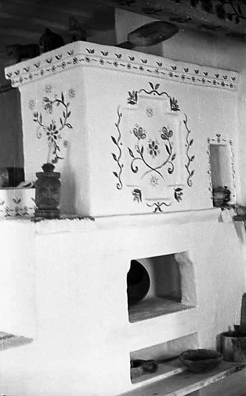 1976 р. Інтер’єр хати – піч