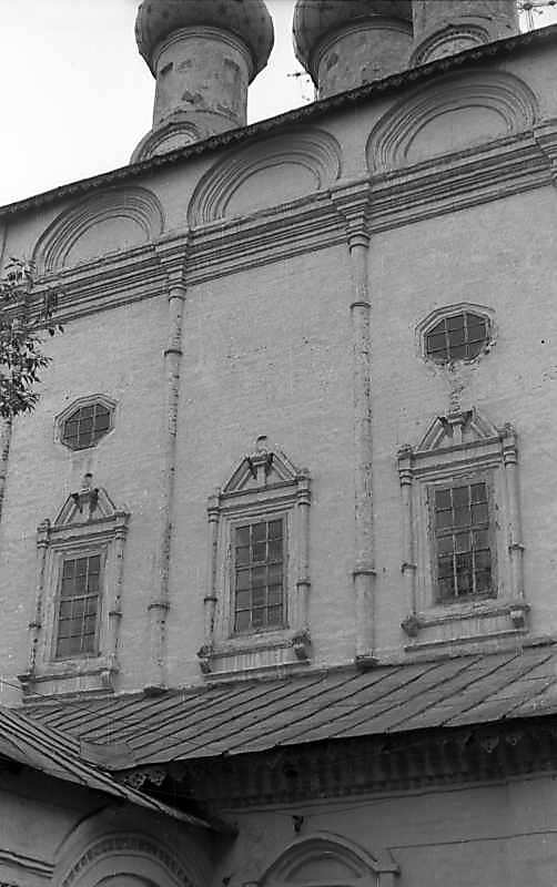 1976 р. Фрагмент фасаду. Вигляд з…