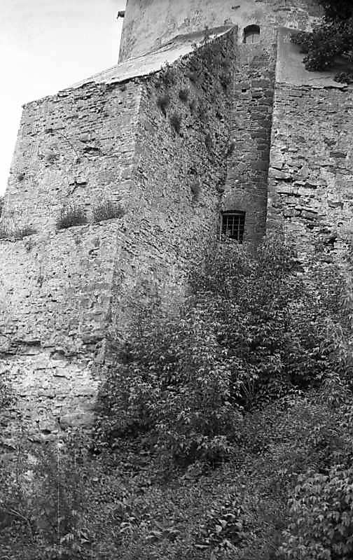 1976 р. Контрфорс