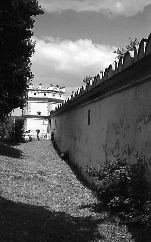 1976 р. Західний мур і…