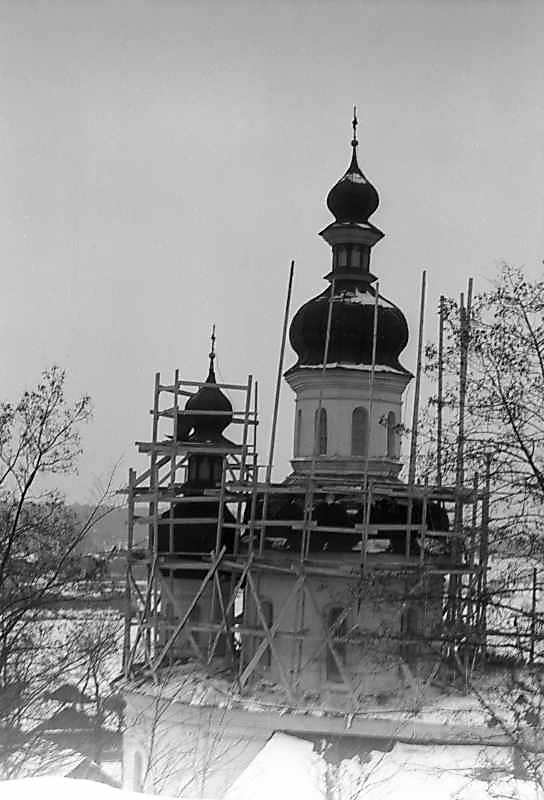 1977 р. Вівтар та нава. Вигляд з півночі