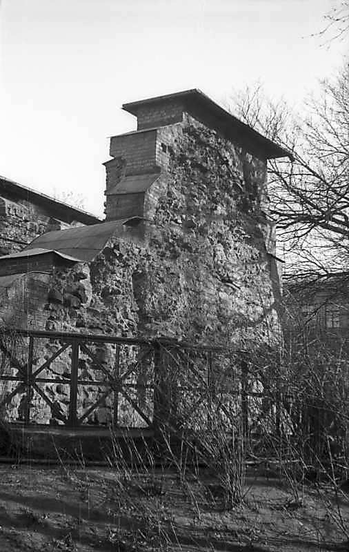 1977 р. Західний пілон. Вигляд з…