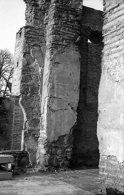 1977 р. Північний пілон. Вигляд з півдня