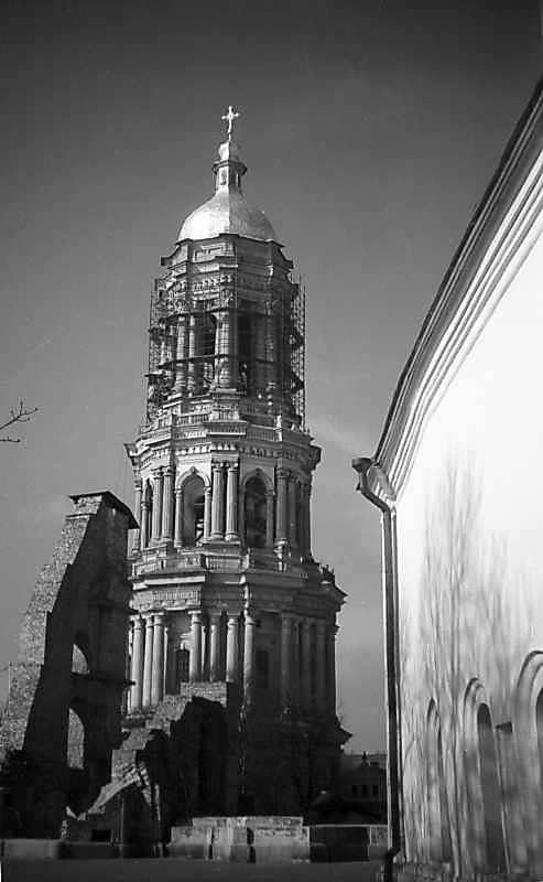 1977 р. Руїни Успенського собору,…