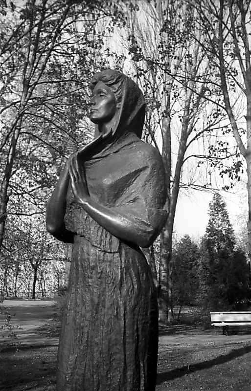 Півпостать