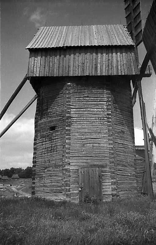 1977 р. Корпус. Вигляд з позиції С2