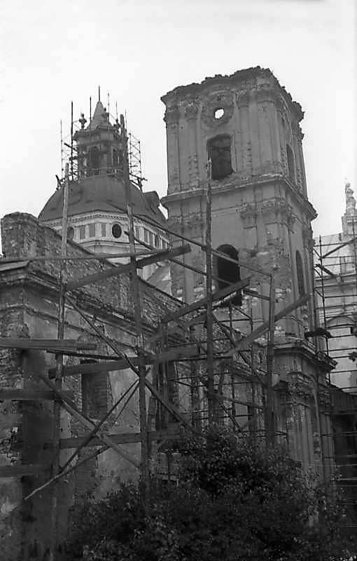 1977 р. Південно-східний фасад корпусу…