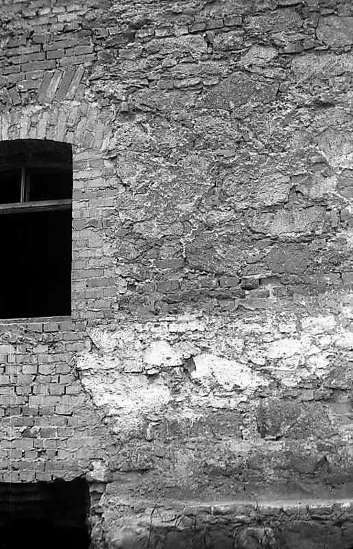 1977 р. Фрагмент мурування корпусу келій