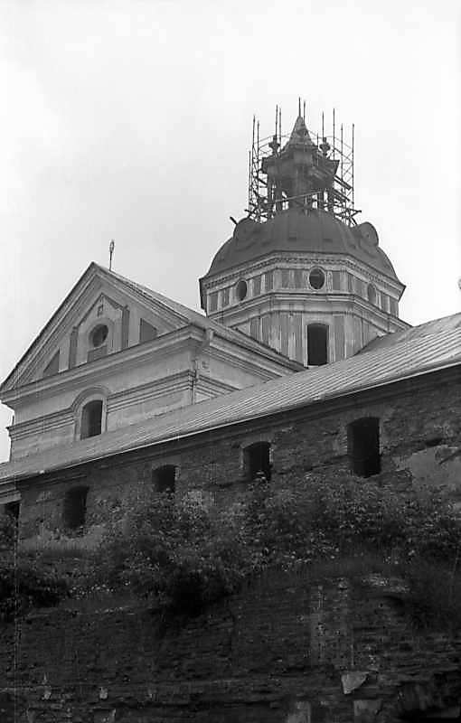 1977 р. Корпус келій і костел. Вигляд…