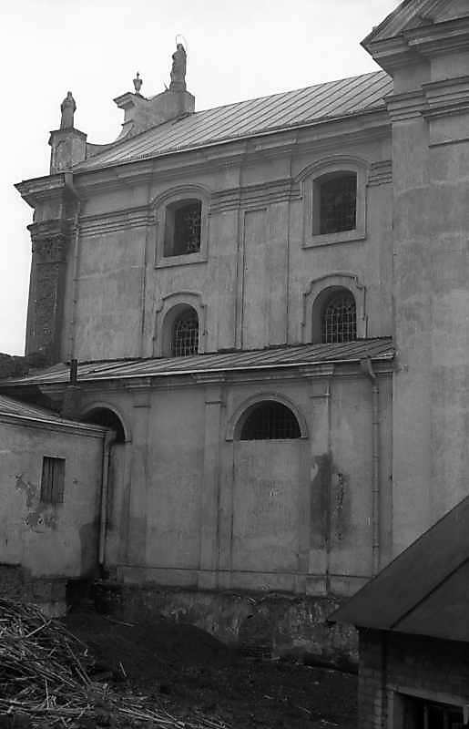 Східна частина фасаду. Вигляд з півночі