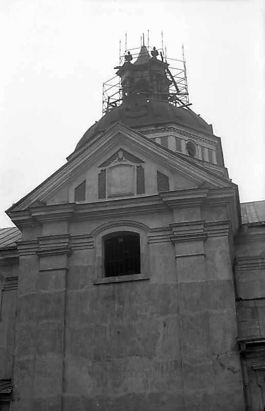 Торцевий фасад трансепту. Вигляд з…