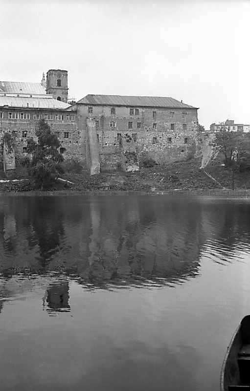 Права частина (флігель)