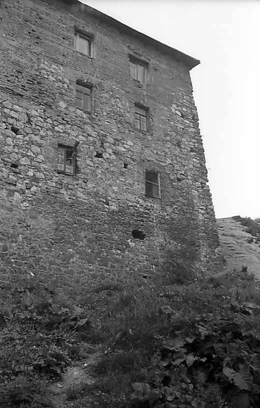 1977 р. Фрагмент зовнішнього фасаду