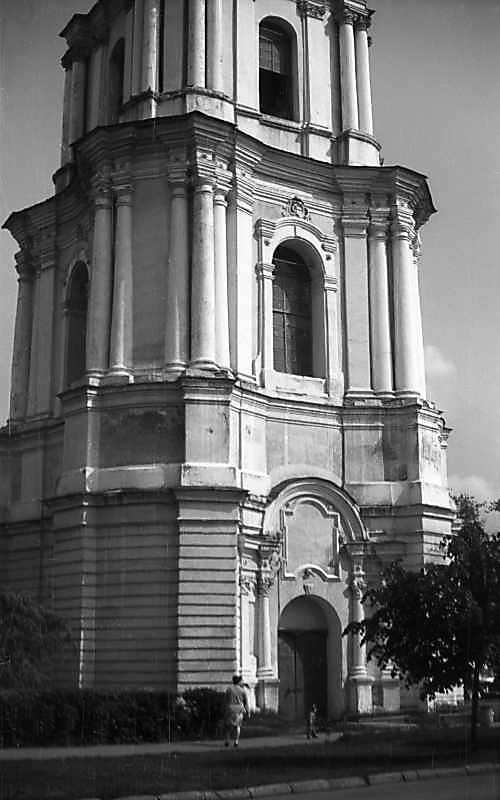 1977 р. Нижні яруси. Вигляд з…