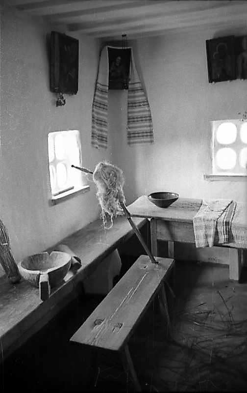 1977 р. Інтер’єр красного кута з іконою