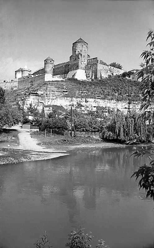 1977 р. Башти над Смотричем (південний…