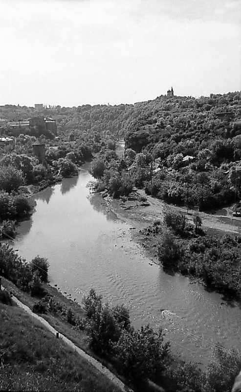 1977 р. Вид на р.Смотрич і Руські…