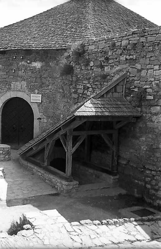 1977 р. Вхід до нижнього ярусу