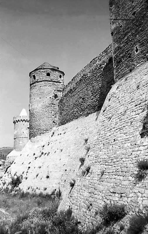 1977 р. Фрагмент південної стіни з…