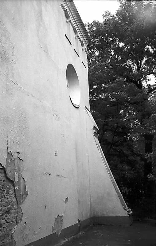 1977 р. Бічна стіна вівтаря. Вигляд із…