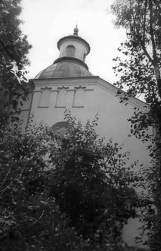 1977 р. Бічна стіна вівтаря. Вигляд з…