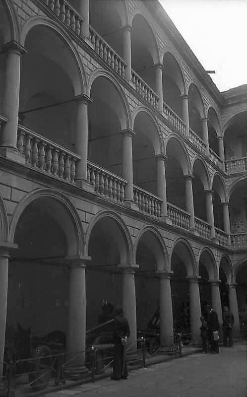 1977 р. Аркади 1 – 3-го поверхів.…