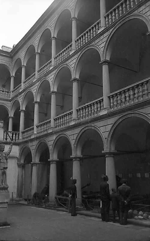 1977 р. Аркади 1 – 3-го поверхів.…