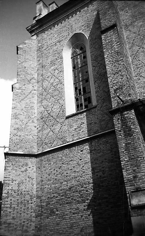 1977 р. Фрагмент фасаду нави. Вигляд з…