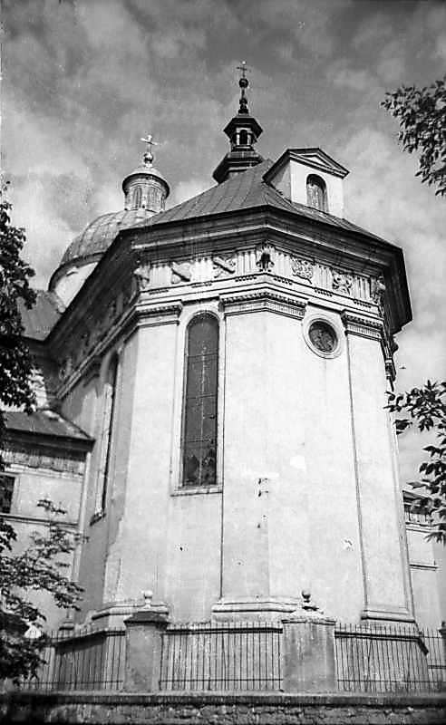 1977 р. Вівтар. Вигляд зі сходу