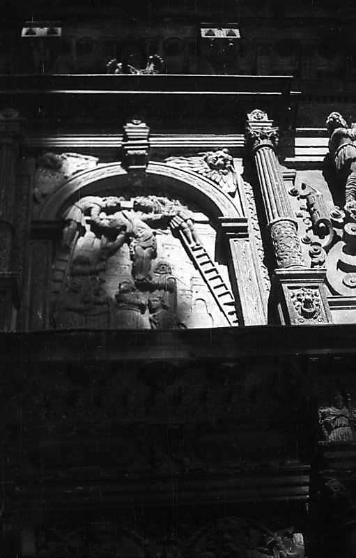 Західний фасад. Поле 23